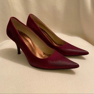 ✨Kenneth Cole Distressed Suede Heels